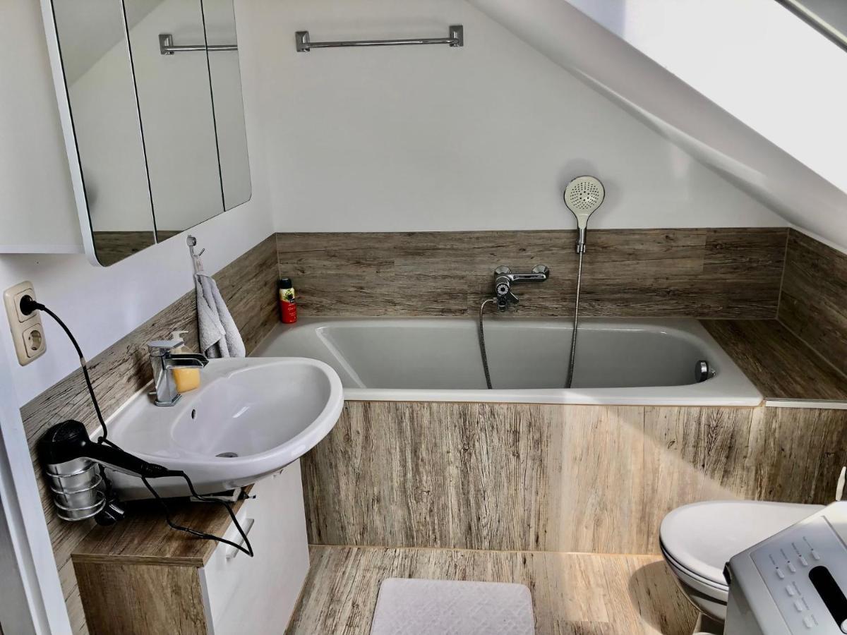 Gaestezimmer Beate Und Ferienwohnung Rheda Wiedenbrueck Экстерьер фото