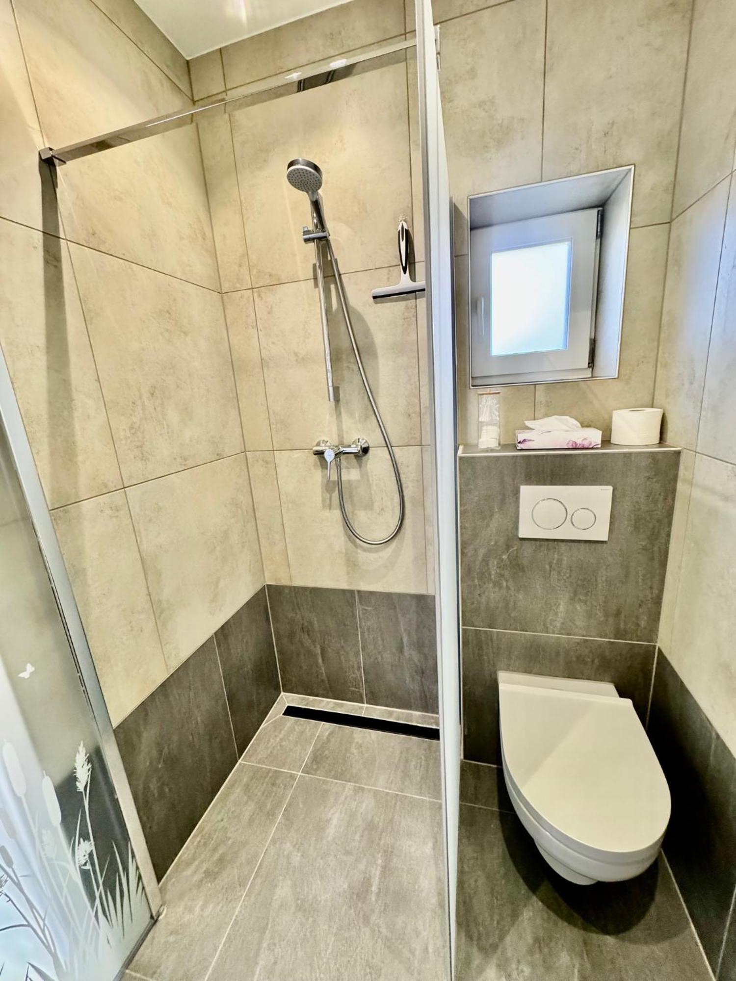 Gaestezimmer Beate Und Ferienwohnung Rheda Wiedenbrueck Экстерьер фото